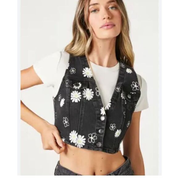 Forever 21 Jackets & Blazers - Forever 21 Daisy Print Denim Vest Black/Multi